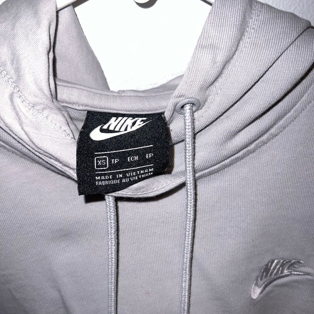 Nike XS cropped hoodie - Picture 2 of 4